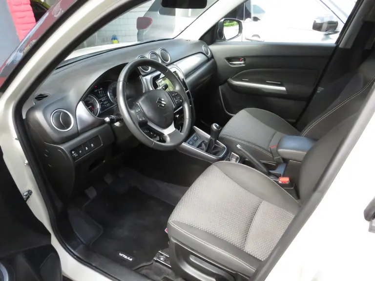 Suzuki Vitara 1.0 Boosterjet Select 1e Eig, Dealer Onderhouden, Cruise control En Android/Apple Carplay afbeelding 8