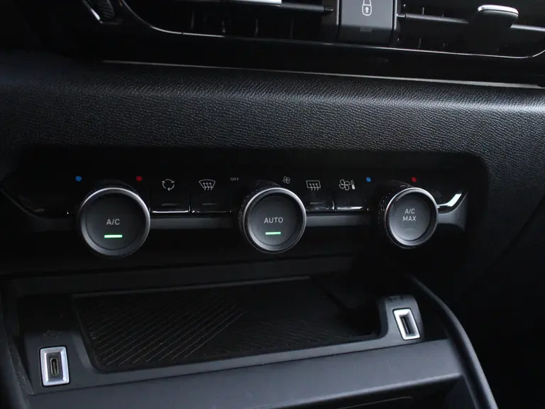 Citroën C4 1.2 Puretech 100PK Feel Navigatie, Parkeersensoren Achter, Cruise Control, Climate Control, Led Koplampen afbeelding 25