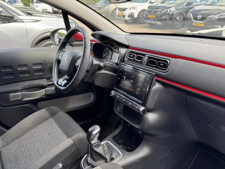 Citroën C3 Shine 1.2 PureTech 82PK Navigatie, Achteruitrijcamera, Keyless, Stoelverwarming, Parkeersensoren afbeelding 17