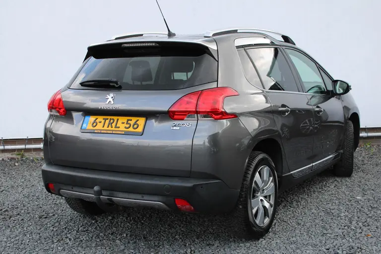 Peugeot 2008 1.2 VTi Allure Pack Premium Plus, Automaat, Navigatie, Parkeersensoren voor en achter afbeelding 3