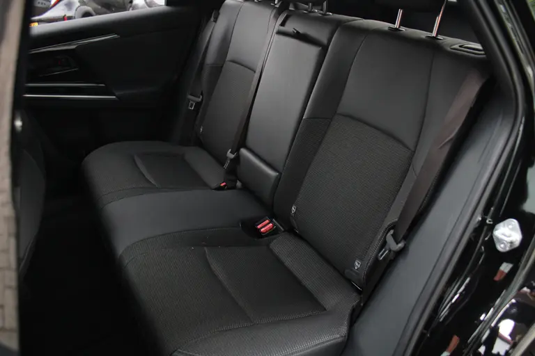 Toyota Bz4x Dynamic 71 kWh Automaat 3-fase Stuurverwarming, Elektrische bestuurdersstoel, Navigatie, Rondomzicht camera afbeelding 7