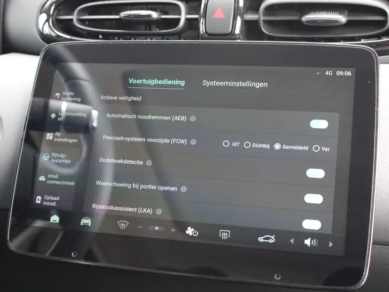 Leapmotor T03 Design 37.3 kWh Navigatie, Camera achter, Parkeerhulp achter, Audio, Keyless Start, Lichtmetalen velgen afbeelding 24