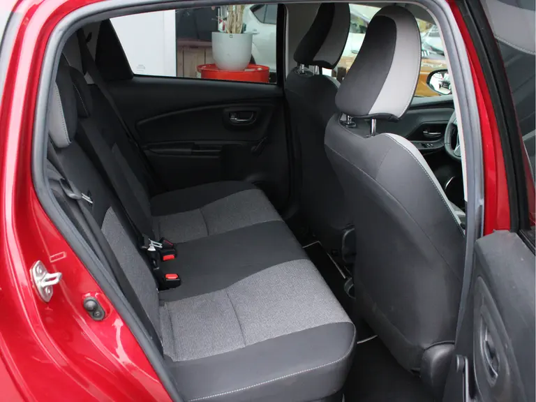 Toyota Yaris 1.5 Hybrid Y20 Automaat Trekhaak, Parkeercamera, Climate control, Cruise control, Lichtmetalen velgen afbeelding 9