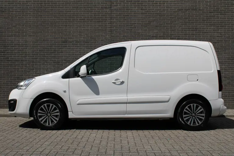 Peugeot Partner 120 1.6 BlueHDi 75 L1 Première Trekhaak, Parkeersensor achter, Cruise Control, Airco afbeelding 3