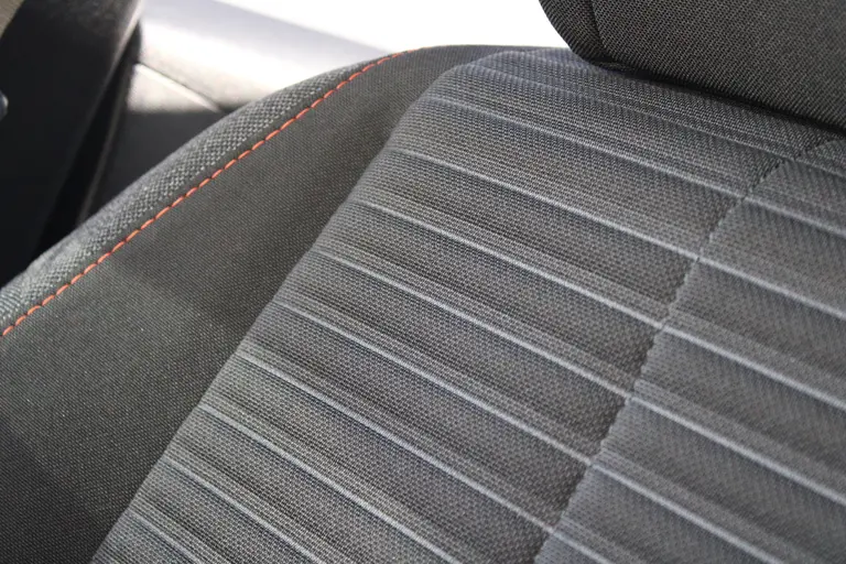 Peugeot 208 1.2 PureTech Active Pack 75pk, Applecarpl./Andr. Auto, Airco, Navigatie, Parkeersensor achter afbeelding 25