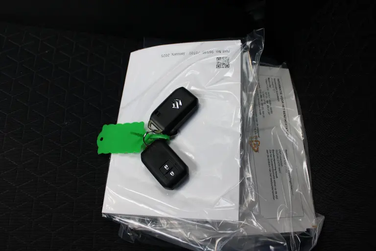 Suzuki Swift 1.2 Comfort Smart Hybrid NIEUW MET 6 JAAR GARANTIE! Navigatie, Achteruitrijcamera, Parkeersensoren Achter, Cruise Control Adaptief afbeelding 30