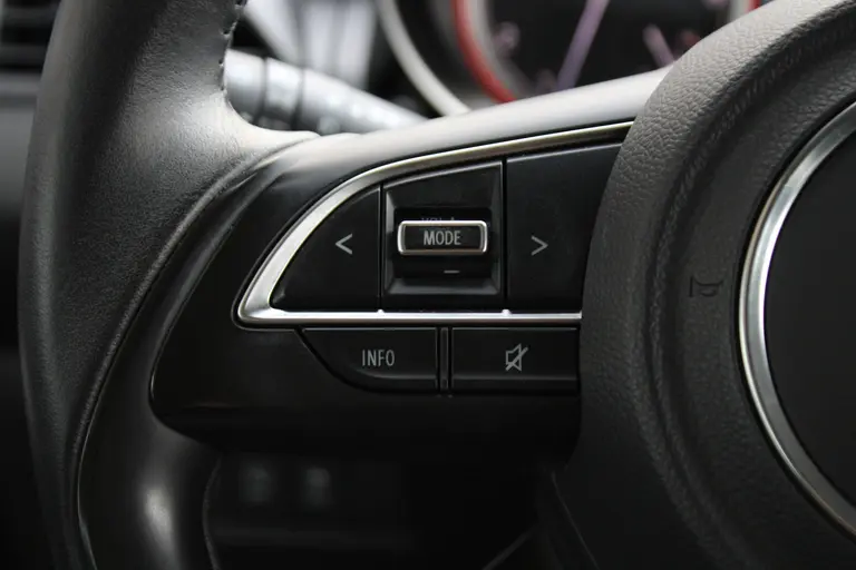 Suzuki Swift 1.2 Stijl 90PK Smart Hybrid Adaptieve Cruise Control, Stoelverwarming, Airco Automatisch, Achteruitrijcamera, Navigatie afbeelding 31