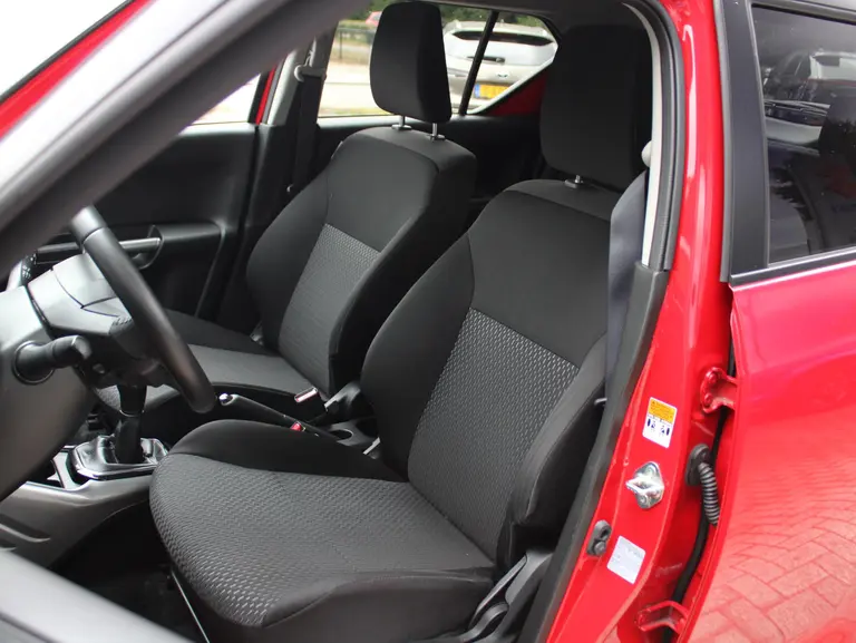 Suzuki Ignis 1.2 Smart Hybrid Style, Stijl , Cruise Control, Keyless en Navigatie afbeelding 6