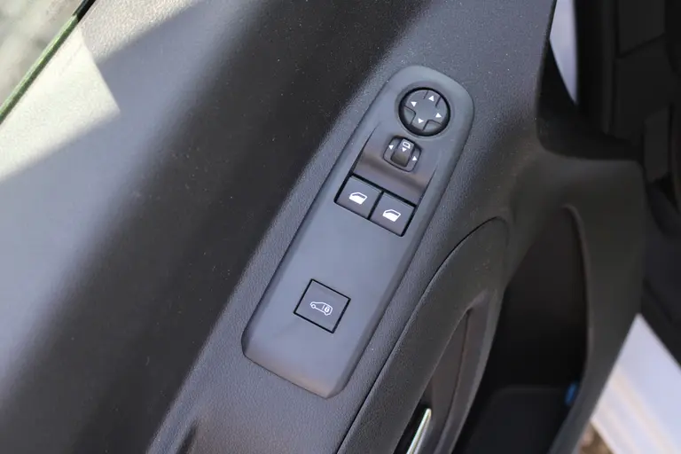 Peugeot Partner 1.5 BlueHDi 100PK S&S L1 Navigatie, Achteruitrijcamera, Trekhaak, Dab, Bluetooth, Parkeersensoren voor & achter afbeelding 16