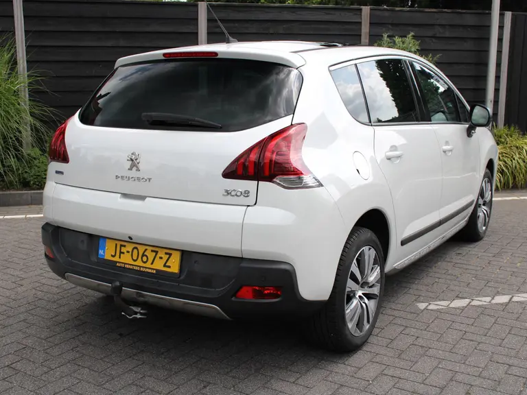 Peugeot 3008 Style 1.2 PureTech 130PK Trekhaak, Navigatie, Parkeersensoren, Cruise Control, Climate Control afbeelding 8