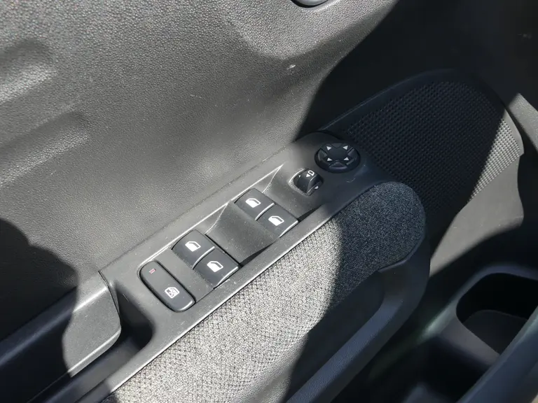Citroën C3 Aircross 1.2 PureTech S&S Shine 110pk Automaat Trekhaak Schuifkantel dak, All Season banden afbeelding 11