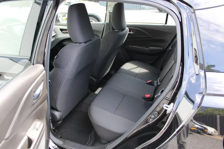 Suzuki Swift 1.2 Comfort Smart Hybrid NIEUW MET 6 JAAR GARANTIE! Navigatie, Achteruitrijcamera, Parkeersensoren Achter, Cruise Control Adaptief afbeelding 13