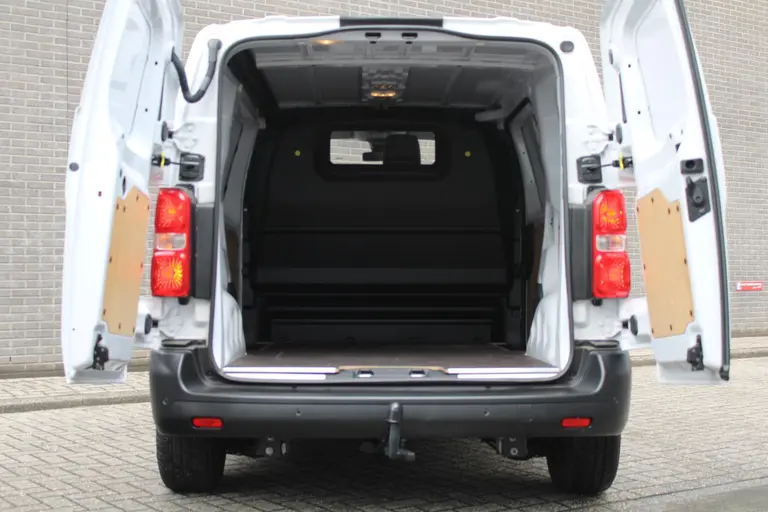 Peugeot Expert 2.0 BlueHDi 145 L2 Trekhaak, Airco, CruiseControl, Applecarpl./Andr. Auto, Navigatie, Achteruitrijcamera afbeelding 9