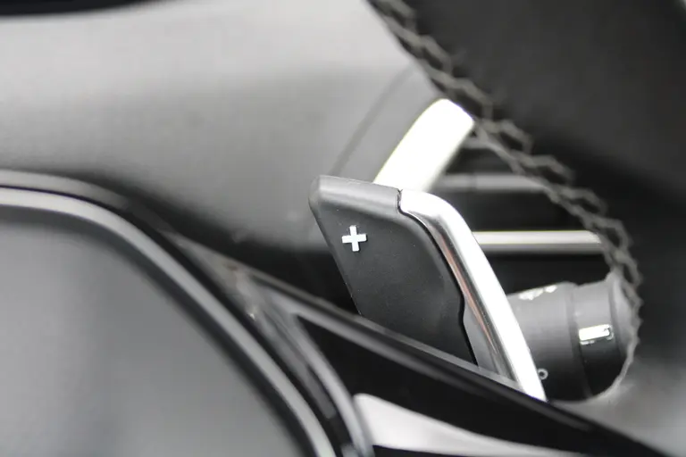 Peugeot 3008 1.2 PureTech Allure Automaat, Trekhaak, Navigatie, CruiseControl, Applecarpl./Andr. Auto afbeelding 31