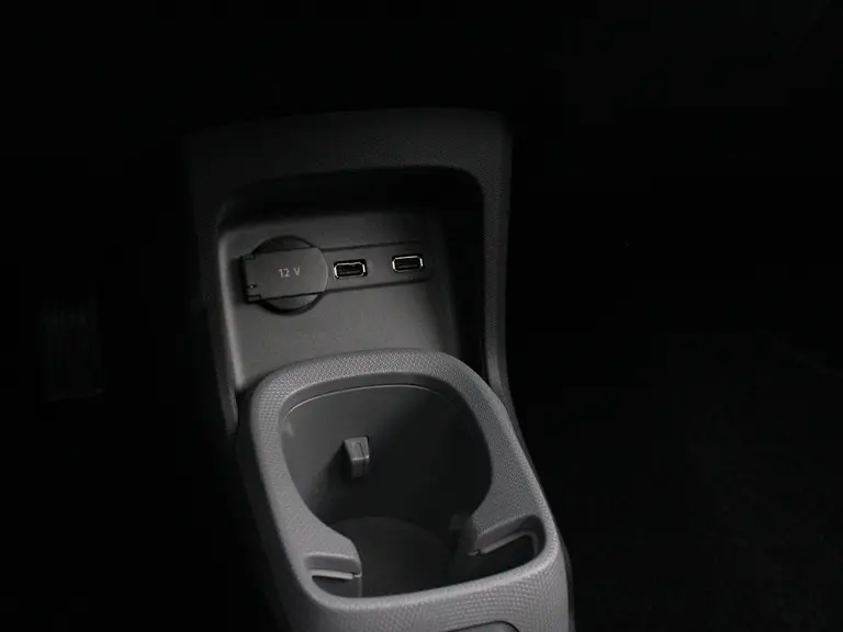 Leapmotor T03 Design 37.3 kWh Navigatie, Camera achter, Parkeerhulp achter, Audio, Keyless Start, Lichtmetalen velgen afbeelding 30