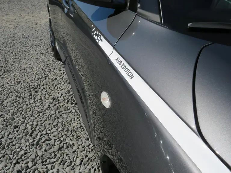 Suzuki Swift 1.2 Select Smart Hybrid, Automaat SPECIALE 17 inch velgen, Striping pakket en Shark Fin Antenne afbeelding 32
