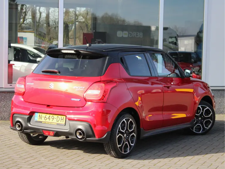 Suzuki Swift 1.4 Sport Smart Hybrid 6-Versnellingsbak, Origineel Nederlands, Navigatie, Cruise en Climate Control afbeelding 3