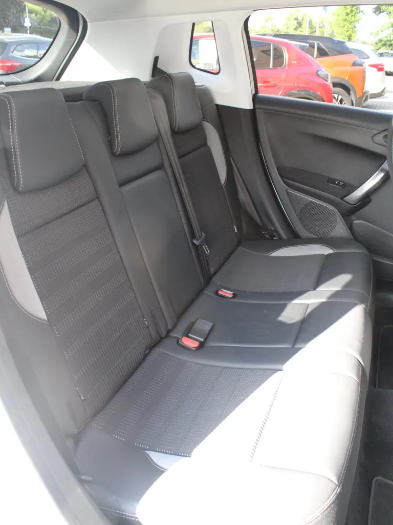 Peugeot 2008 1.2 PureTech Allure 130PK afbeelding 25
