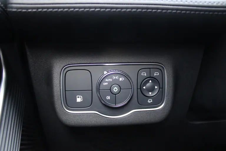 Omoda 9 SHS PHEV Premium 34,46 kWh Super Hybrid System, 20"LM velgen, Elek.schuif/kanteldak, Camera voor/achter, 1.500 kg trekgewicht afbeelding 15