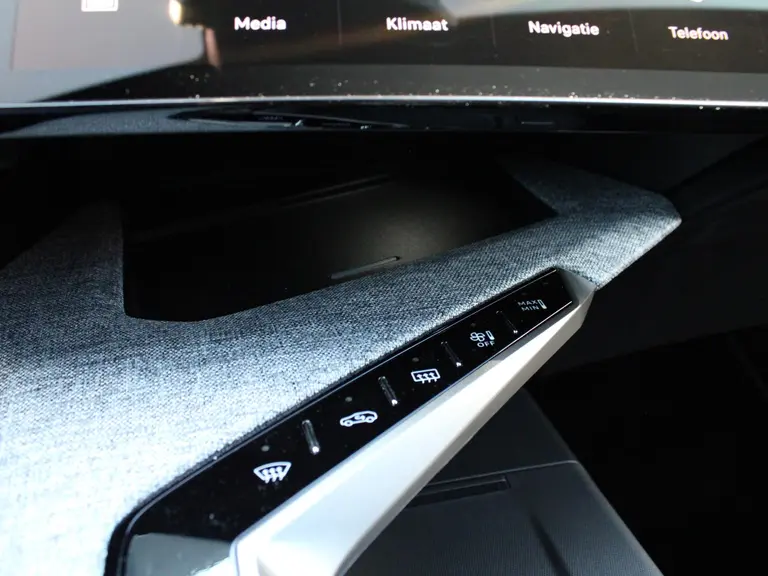 Peugeot 5008 GT 1.2 Hybrid 136PK e-DCS6 Automaat 7P Alcantara Leder, Navigatie, Camera 360, Panoramisch-Open Dak, Elektrische Achterklep afbeelding 42