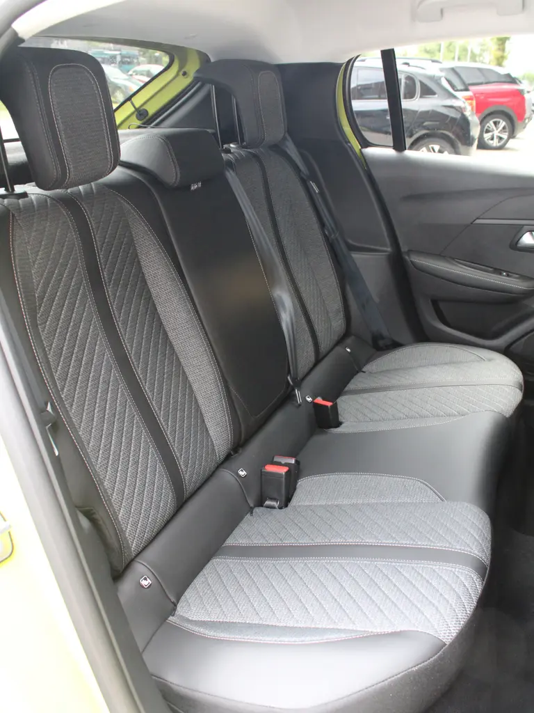 Peugeot 208 Hybrid 100PK e-DCS6 Allure Automaat Navigatie, Camera achter, Stoelverwarming afbeelding 29