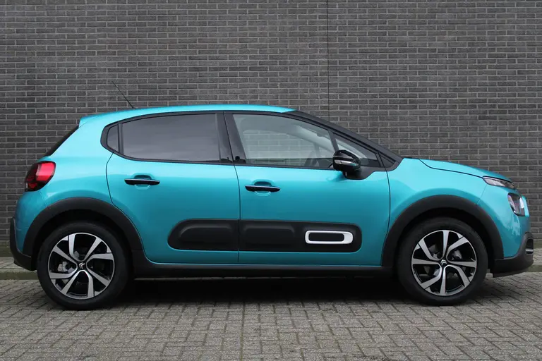 Citroën C3 1.2 PureTech Max 110 PK Cruise/Climate control, Navigatie, Camera, Apple Carplay/Android Auto, Radio/DAB, 17"LM Velgen afbeelding 3