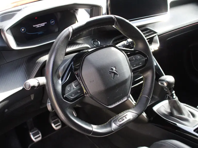 Peugeot 208 1.2 PureTech 100PK GT Navigatie, Parkeerhulp voor & achter, Zwart dak, Camera Achter afbeelding 36