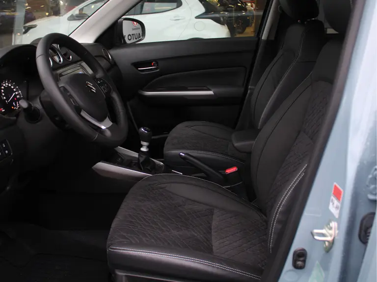 Suzuki Vitara 1.4 Boosterjet Style Smart Hybrid Leder/Alcantara Bekleding, Adaptieve Cruise en Climate Control afbeelding 35