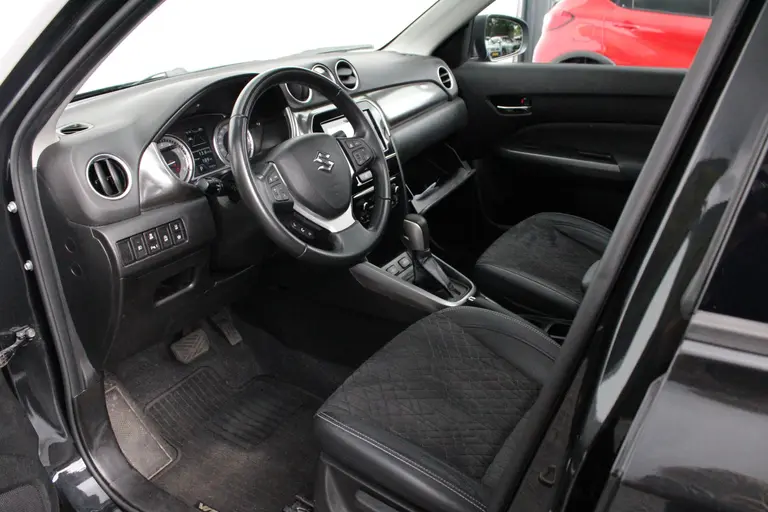 Suzuki Vitara 1.4 Boosterjet Style Smart Hybrid Navigatie, Parkeersensoren voor en achter, Stoelverwarming, Achteruitrijcamera afbeelding 15