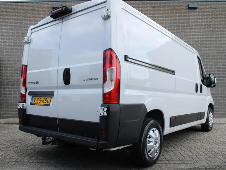 Citroën Jumper 2.2 BlueHDi 120 S&S L2H1 3.0t Airco, Achteruitrijcamera, Cruise Control, Trekhaak afbeelding 4