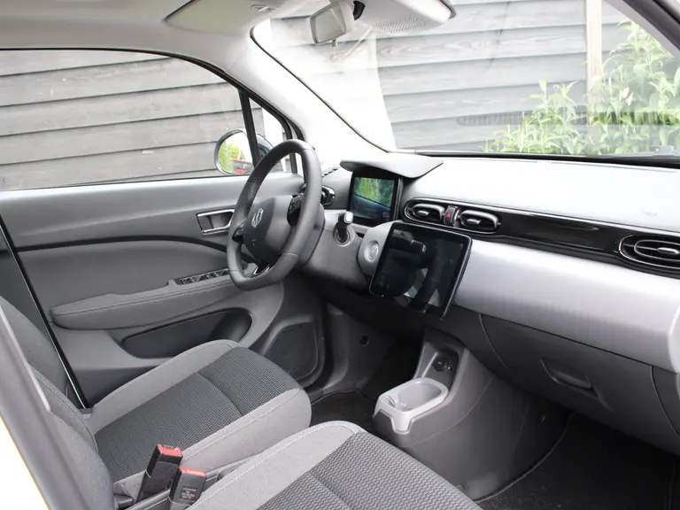 Leapmotor T03 Design 37.3 kWh Navigatie, Camera achter, Parkeerhulp achter, Audio, Keyless Start, Lichtmetalen velgen afbeelding 32