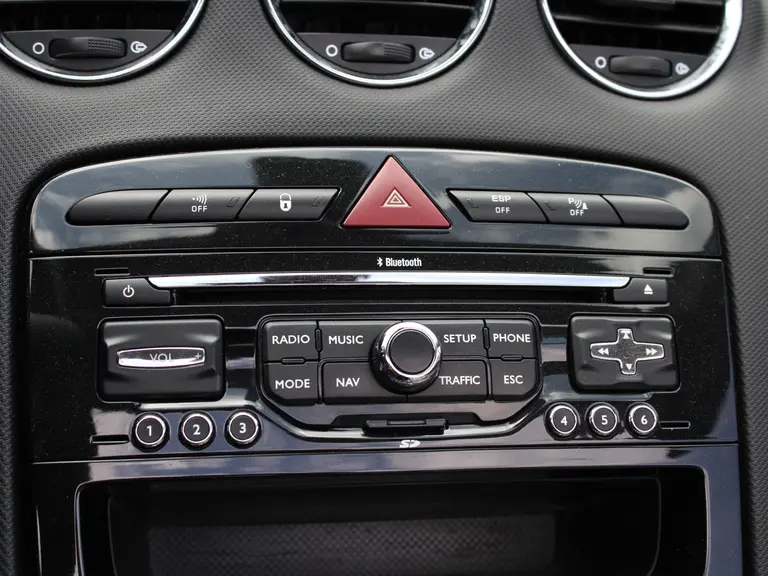 Peugeot 308 CC Feline 1.6 THP 140PK Automaat Cabrio, Leder, Parkeersensoren, Navigatie, Stoelverwarming, Cruise Control afbeelding 28