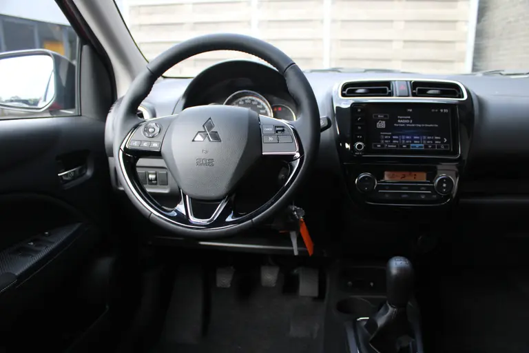 Mitsubishi Space Star 1.2 Dynamic Cruise/Climate control, Apple carplay, Android auto, LM velgen, Privacy glass afbeelding 10