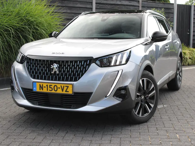 Peugeot 2008 GT Pack 1.2 PureTech 130PK EAT8 Automaat Panoramisch schuifkanteldak, Luxe Alcantara bekleding, Focal Hifi, Trekhaak afbeelding 51