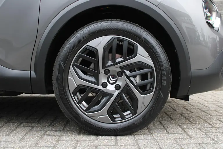Citroën C4 1.2 Puretech Plus 131pk, Automaat, Navigatie, Keyless Entry/Start, Luxe bekleding, Achteruitrijcamera afbeelding 34