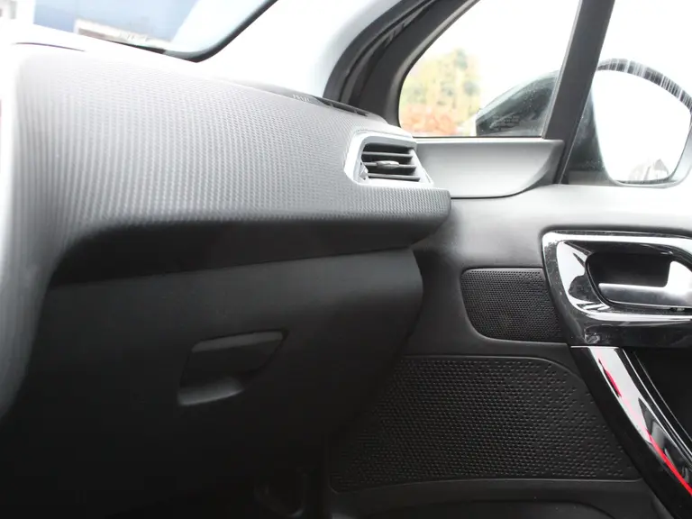 Peugeot 2008 GT-Line 1.2 PureTech 110PK EAT6 Automaat Panoramadak, Camera Achter, Parkeerhulp achter, Lichtmetalen velgen afbeelding 29