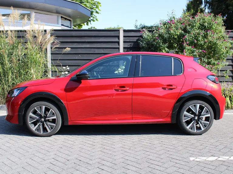 Peugeot 208 1.2 PureTech GT 100PK Navigatie, Panoramadak, Keyless start, Achteruitrijcamera, Apple CarPlay-Android Auto, Parkeersensoren voor & achter afbeelding 6