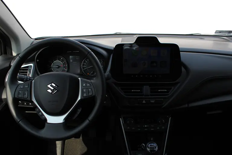 Suzuki S-Cross 1.4 Boosterjet Select Smart Hybrid, 1500 KG Parkeersensoren voor en achter, Navigatie en Camera afbeelding 6