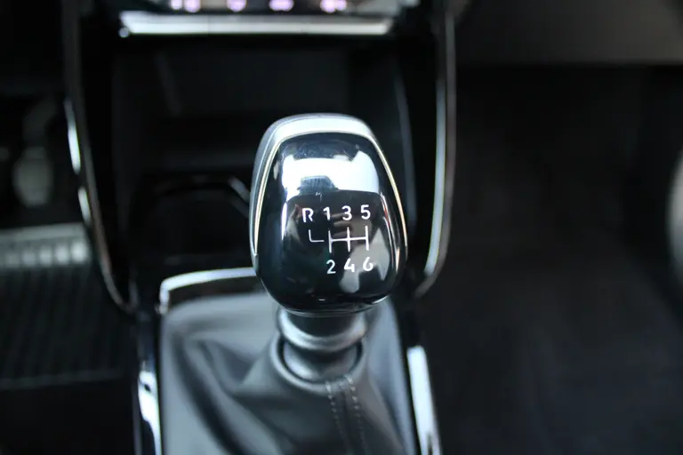 Citroën C3 1.2 Turbo Max Cruise/Climate control, Apple carplay/Android auto, 17" LM velgen, Camera, PDC achter, afbeelding 26