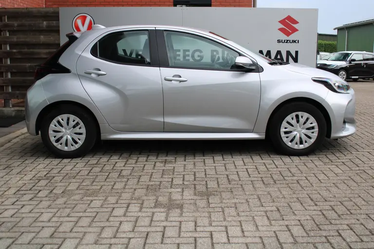 Toyota Yaris 1.5 Hybrid Active , Automaat, 1e Eig. en Dealer onderhouden! afbeelding 2