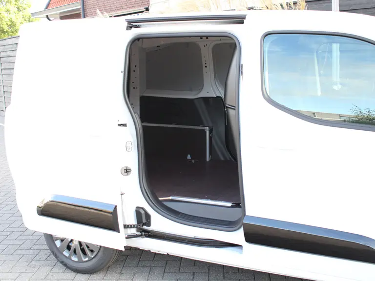 Peugeot Partner 1.5 BlueHDi 100PK S&S L1 Navigatie, Achteruitrijcamera, Trekhaak, Dab, Bluetooth, Parkeersensoren voor & achter afbeelding 10