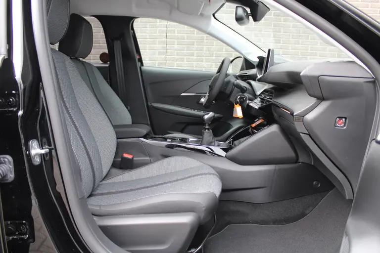 Peugeot 208 Allure 1.2 PureTech 100PK Navigatie, Stoelverwarming, Camera achter, Parkeerhulp voor & Achter, Lichtmetalen velgen afbeelding 24
