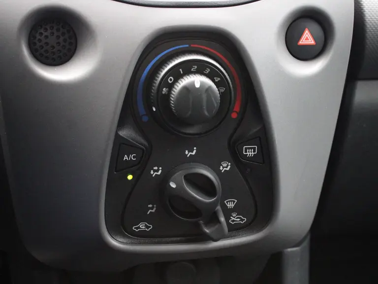 Peugeot 108 Active 1.0 e-VTi 72PK 5DRS Airco, Mistlampen Voor, Bluetooth, Elektrische Ramen Voor afbeelding 22
