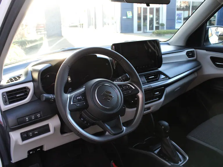 Suzuki Swift 1.2 Style 85PK Smart Hybrid CVT Automaat Two-Tone dak, Climate Control, Navigatie, Lichtmetalen velgen, Zwarte Wielkast randen afbeelding 35