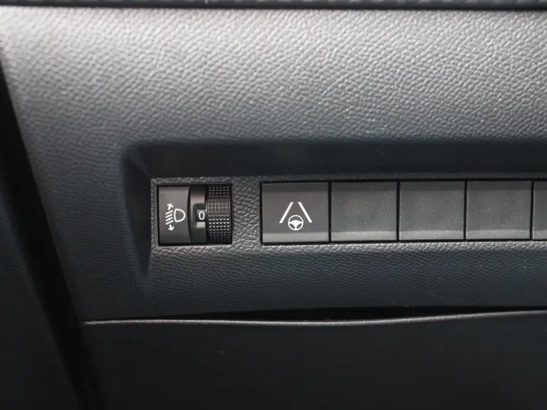Peugeot 208 Allure 1.2 Hybrid 100PK e-DCS6 Automaat Navigatie, Camera Achter, Stoelverwarming voor, Adaptieve Cruise Control afbeelding 28