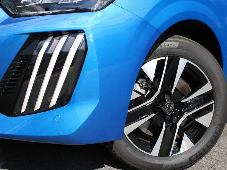 Peugeot e-208 Style 50 kWh 136PK Navigatie, Parkeersensoren voor & achter, Stoelverwarming, Led Koplampen afbeelding 2