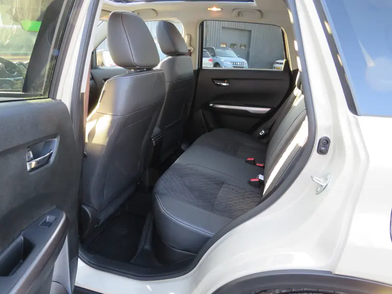Suzuki Vitara 1.5 Hybrid Style, Automaat, Panoramadak, 6 jaar GARANTIE, Navigatie en Draadloos Applecarplay / Androidauto afbeelding 10