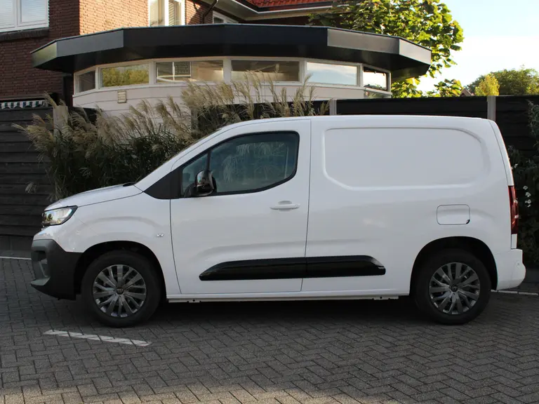 Peugeot Partner 1.5 BlueHDi 100PK S&S L1 Navigatie, Achteruitrijcamera, Trekhaak, Dab, Bluetooth, Parkeersensoren voor & achter afbeelding 6