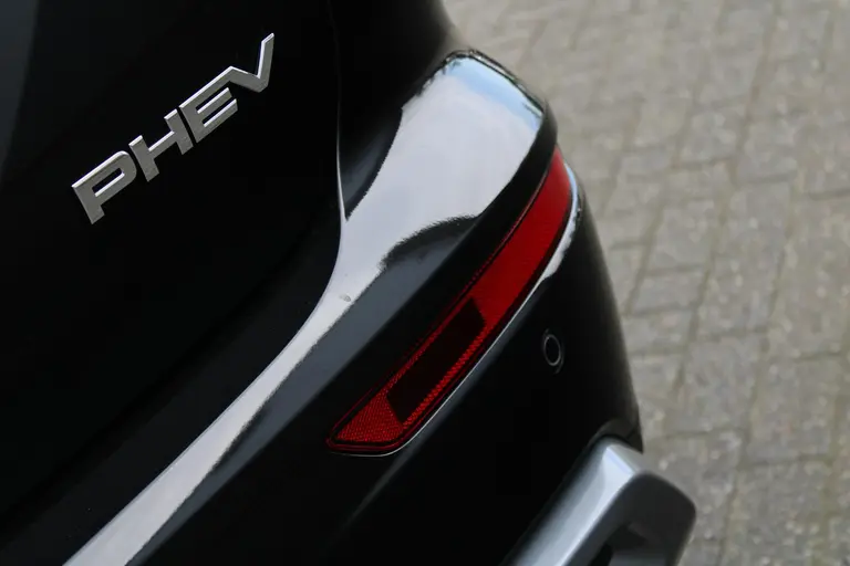 Mitsubishi Outlander 2.4 PHEV First Edition 20" LM velgen, Stuur+stoelverwarming, Standkachel, Premium audio, PDC V+A, Trekgewicht 1.600 KG. afbeelding 8