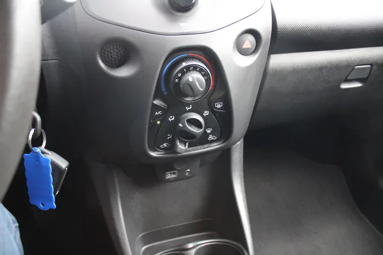 Toyota Aygo 1.0 VVT-i x-fun , 1e Eigenaar en Dealer onderhouden afbeelding 18